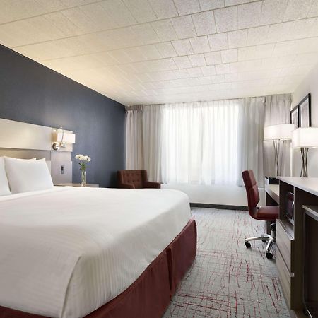 Ramada By Wyndham Beaver Falls Exterior photo