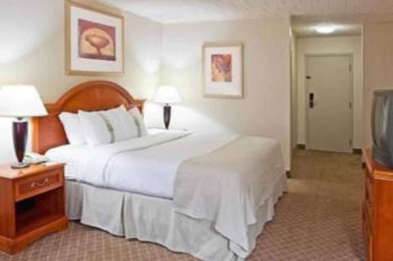 Ramada By Wyndham Beaver Falls Exterior photo