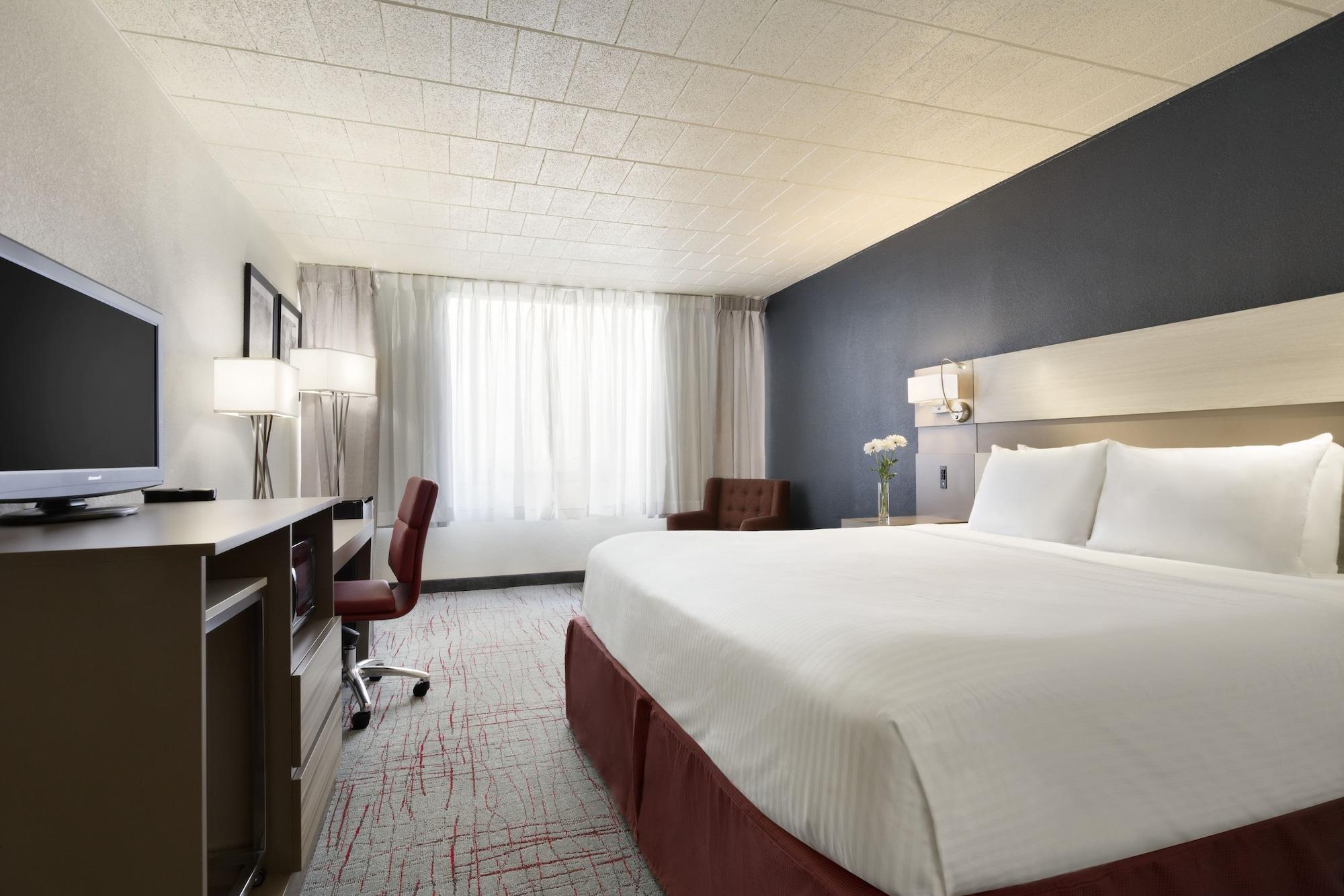 Ramada By Wyndham Beaver Falls Exterior photo