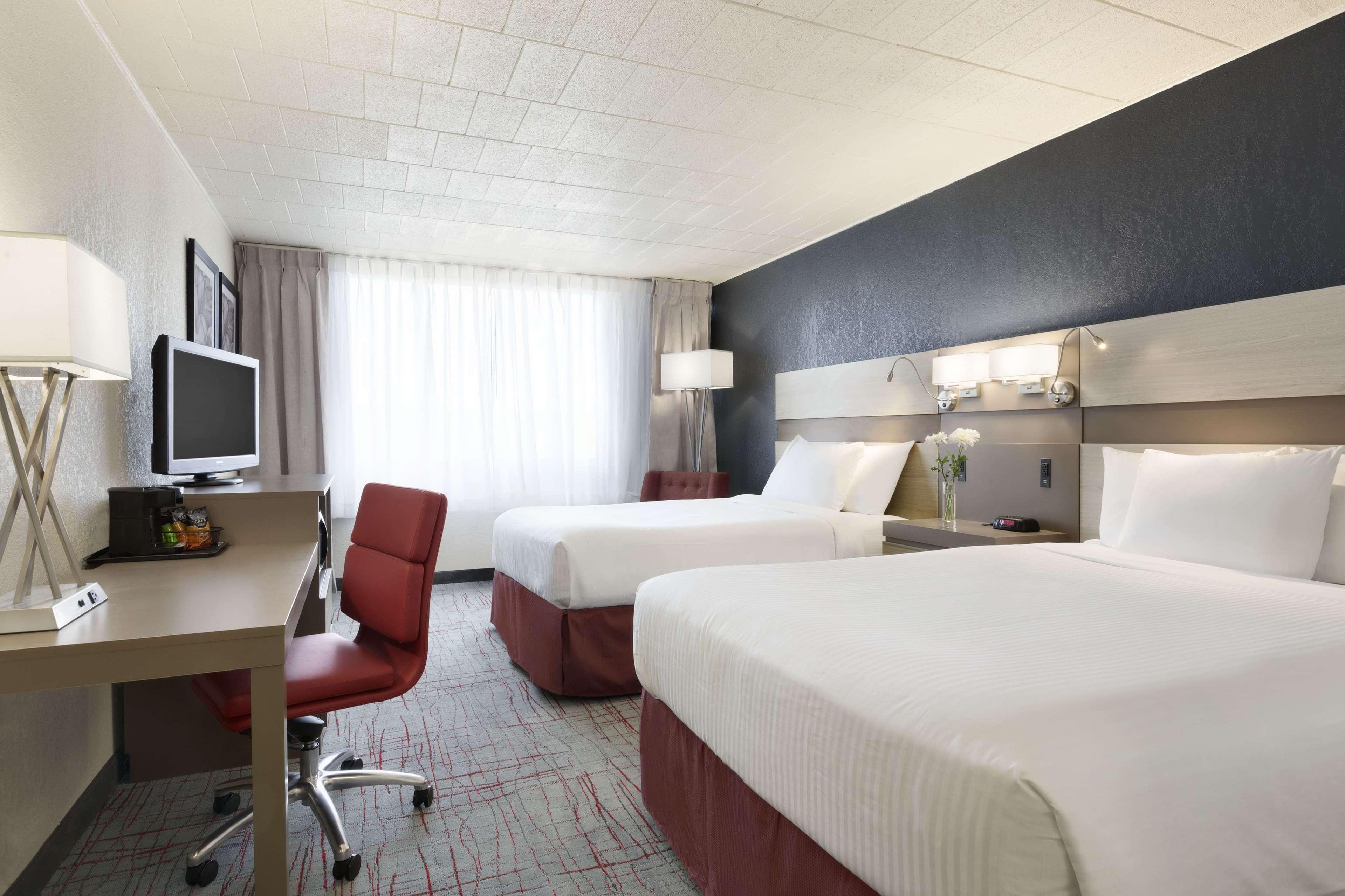Ramada By Wyndham Beaver Falls Exterior photo