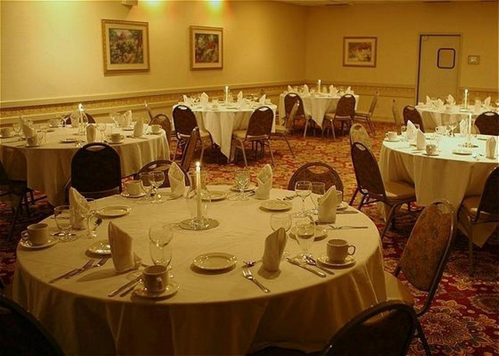 Ramada By Wyndham Beaver Falls Exterior photo