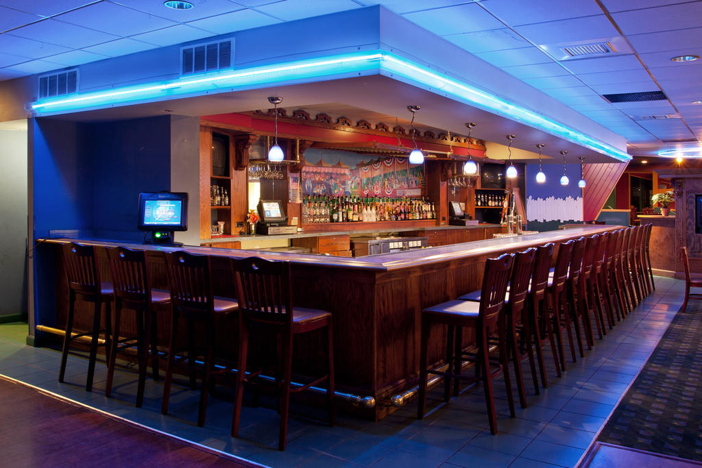 Ramada By Wyndham Beaver Falls Restaurant photo
